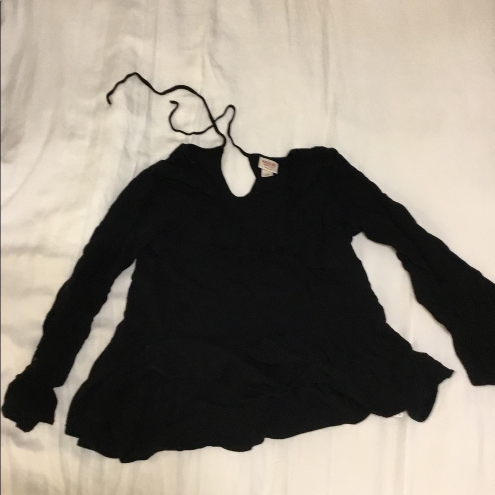 Black flow top